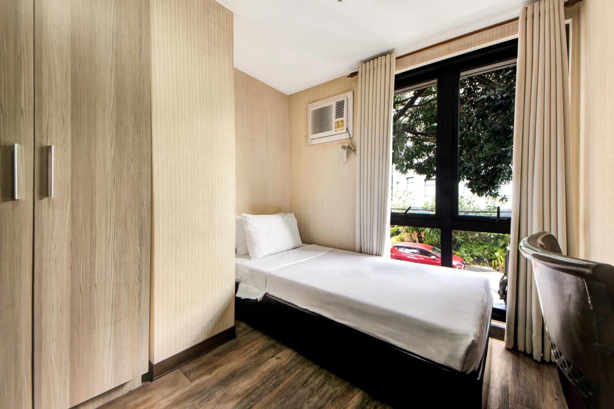 Hotel Super Oyo Capital O 907 Ceo Flats Makati City