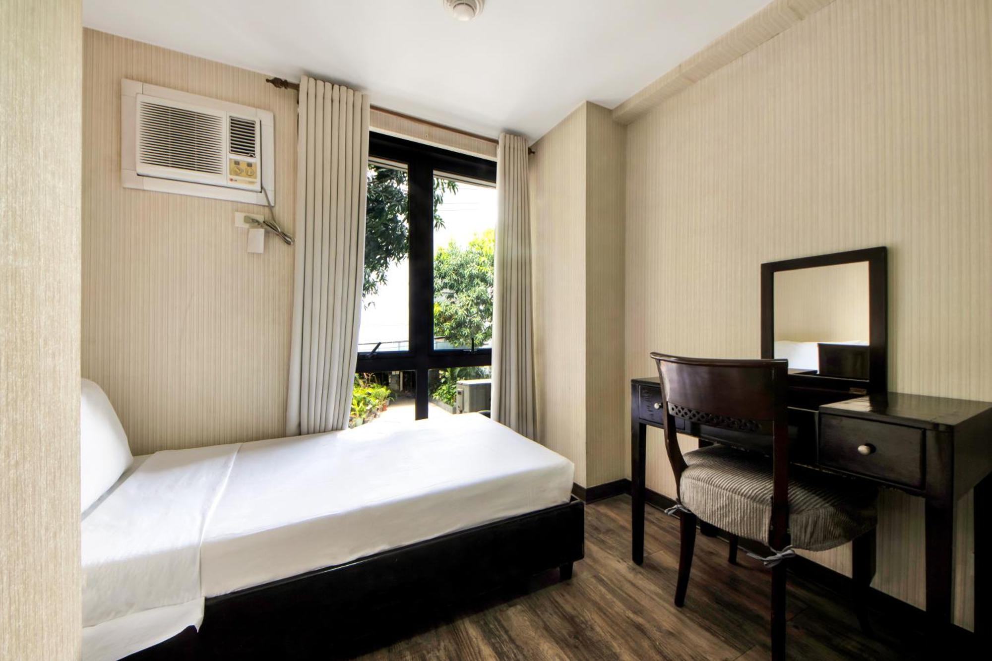 Hotel Super Oyo Capital O 907 Ceo Flats Makati City